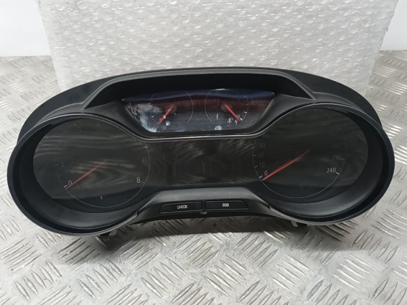 Recambio de cuadro instrumentos para opel grandland x 120 aniversario referencia OEM IAM 9831138780  