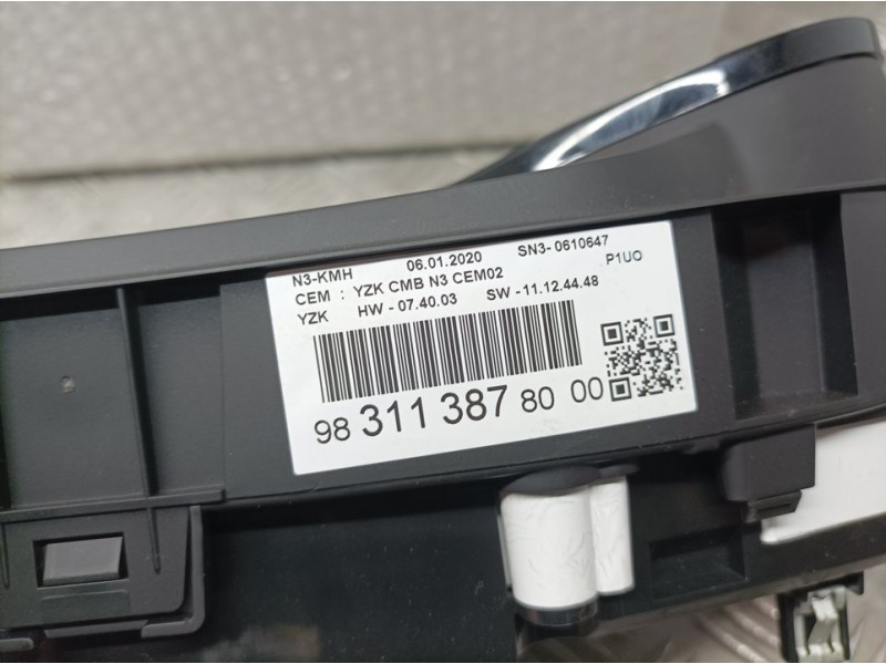 Recambio de cuadro instrumentos para opel grandland x 120 aniversario referencia OEM IAM 9831138780  