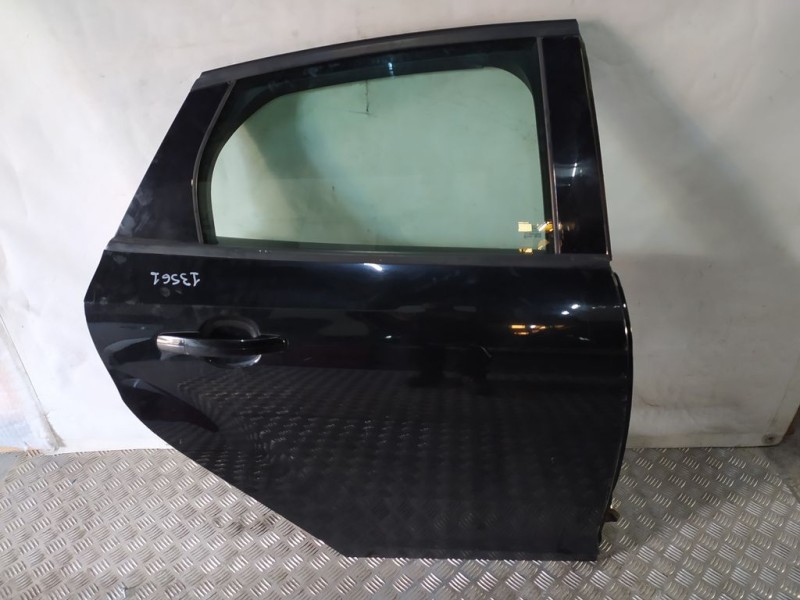 Recambio de puerta trasera derecha para ford focus lim. (cb8) trend referencia OEM IAM 2172759  