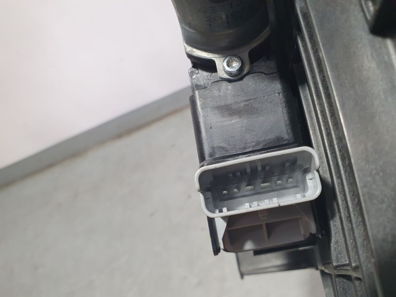 Recambio de elevalunas trasero derecho para peugeot 2008 (p1) gt line referencia OEM IAM 9830002480  ELECTRICO 6 PINS