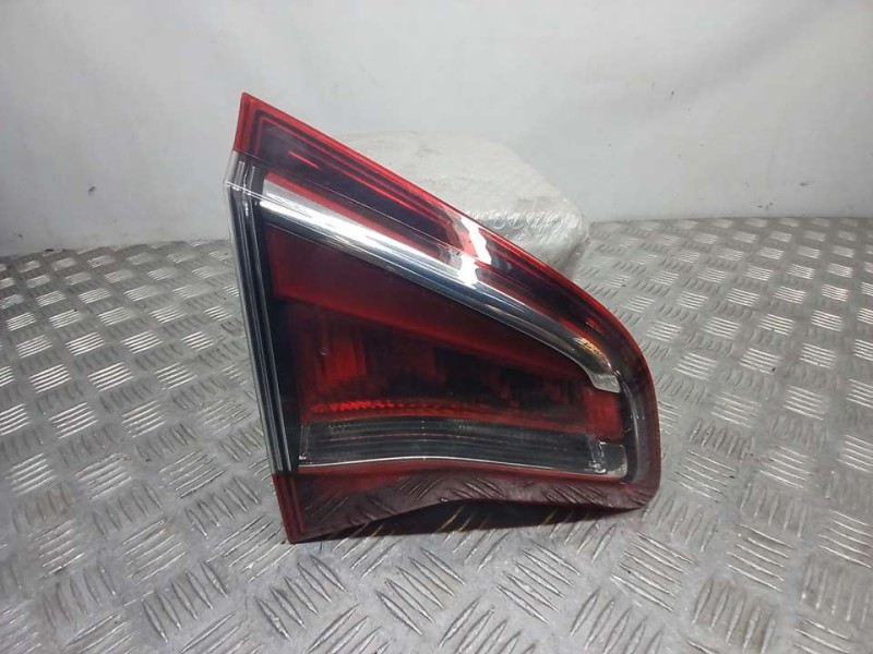 Recambio de piloto trasero izquierdo para opel meriva b selective referencia OEM IAM 13372310  INTERIOR