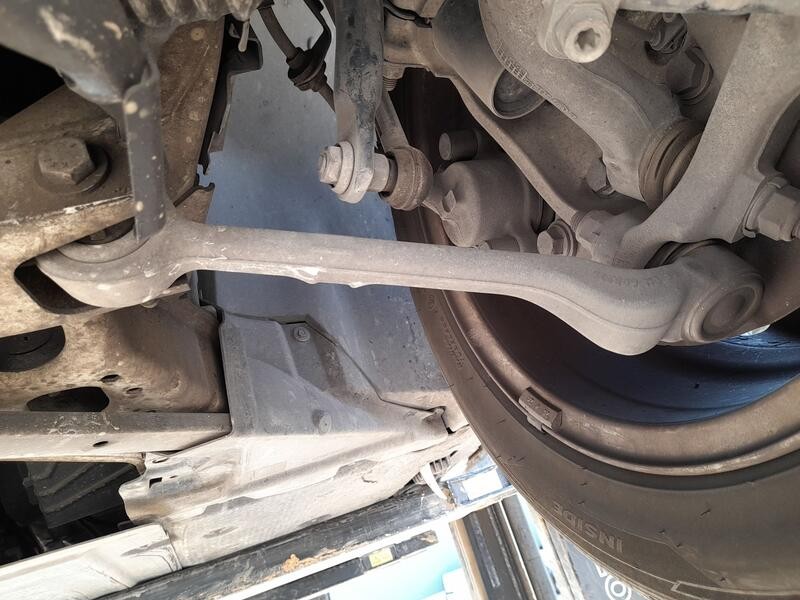 Recambio de brazo suspension inferior delantero izquierdo para bmw 3 (e90) 318 i referencia OEM IAM  INFERIOR 