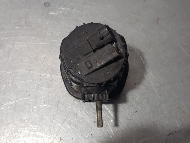 Recambio de faro antiniebla derecho para alfa romeo mito (145) distinctive referencia OEM IAM 50508594  TAPA TRASERA ROTA