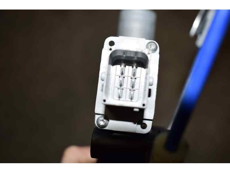 Recambio de elevalunas delantero izquierdo para opel corsa e color edition ecoflex referencia OEM IAM  6 PINS ELECTRICO