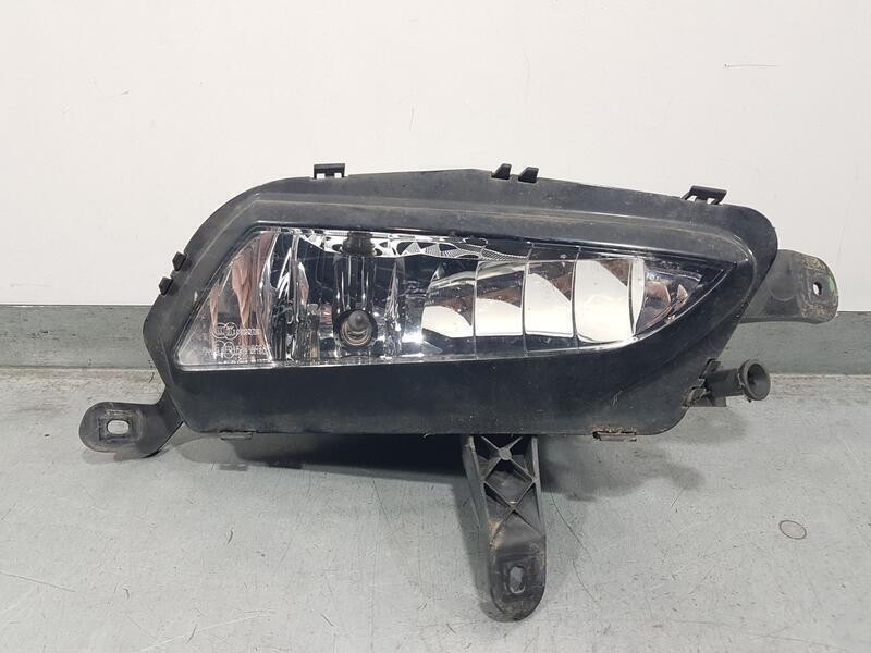 Recambio de faro antiniebla derecho para opel astra k (b16) 1.4 turbo (68) referencia OEM IAM 39098908  662588537