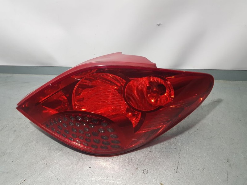 Recambio de piloto trasero derecho para peugeot 207 urban referencia OEM IAM 6351Y7  PLASTICO ARAÑADO