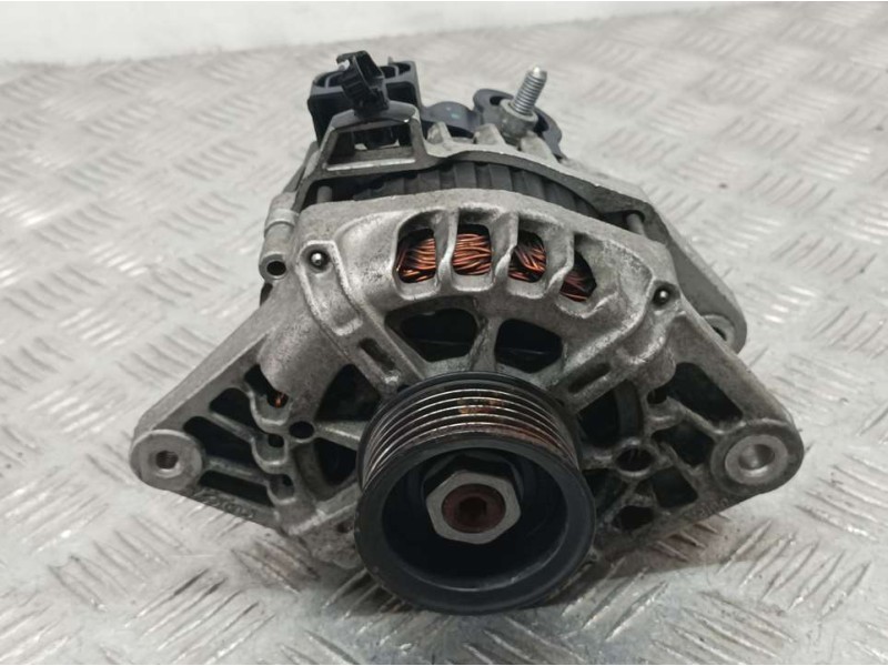 Recambio de alternador para hyundai i30 classic referencia OEM IAM 373002B101 2655447 VALEO