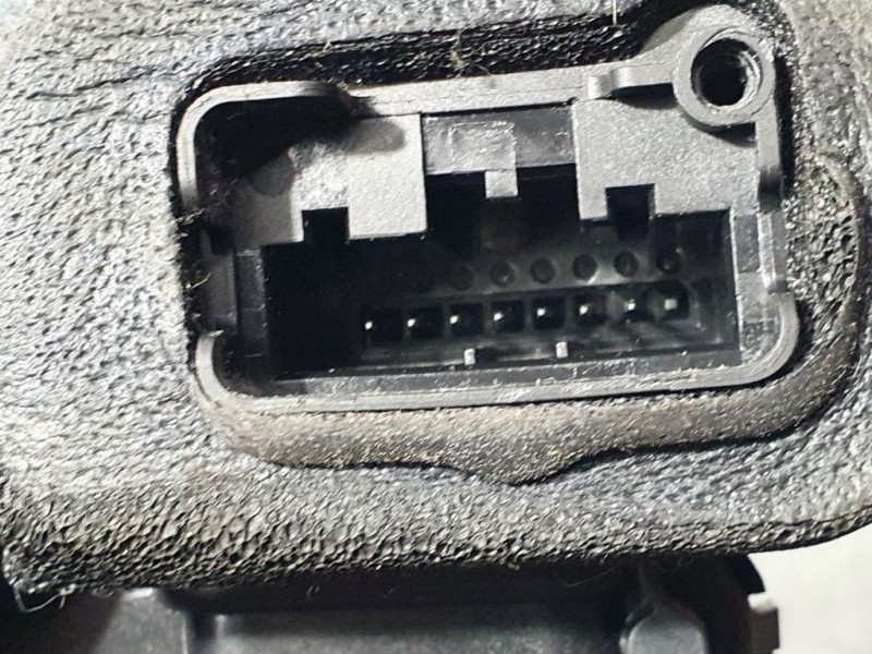 Recambio de cerradura puerta trasera derecha para skoda superb (3v3) active referencia OEM IAM A6E5TA839016E  ELECTRICA 8 PINS