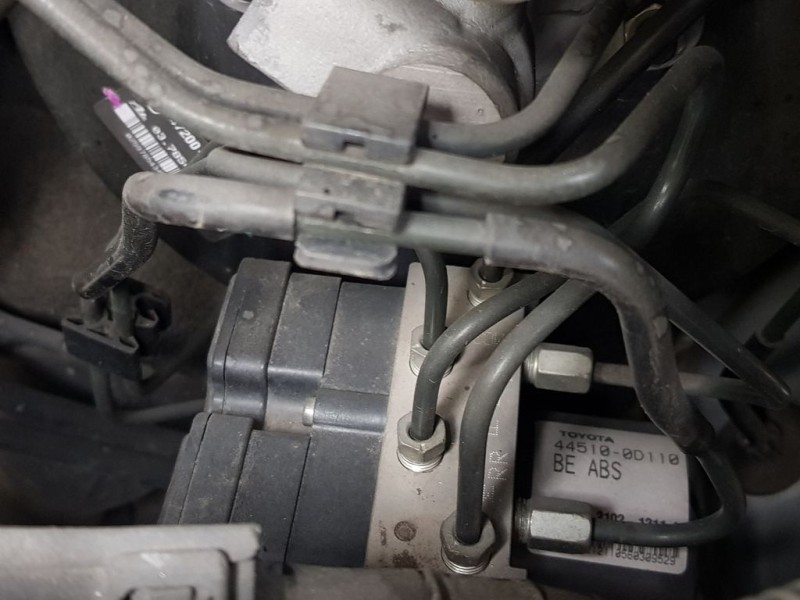 Recambio de abs para toyota yaris ts referencia OEM IAM 445100D110 06210212114 ATE