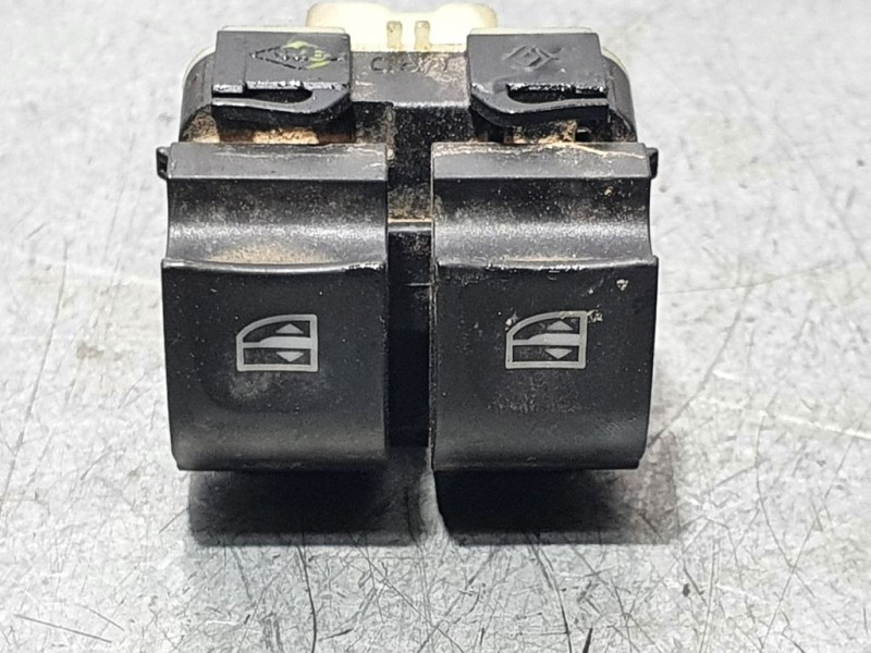 Recambio de mando elevalunas delantero izquierdo para renault clio iv dynamique referencia OEM IAM 254118722R  