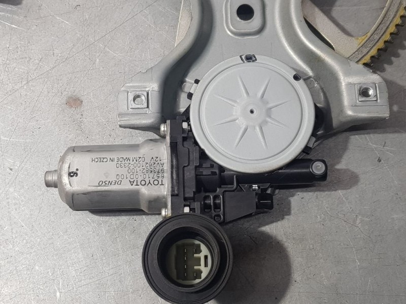 Recambio de elevalunas delantero derecho para toyota yaris ts referencia OEM IAM 857100D100 973582100 DENSO ELECTRICO 6 PINS