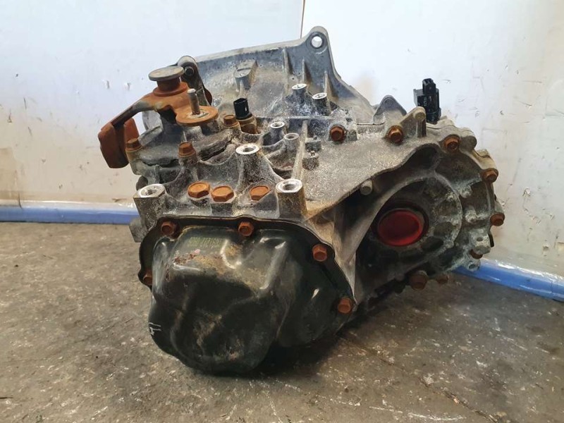 Recambio de caja cambios para hyundai i30 classic referencia OEM IAM TAJ5F 282704 5VELOCIDADES