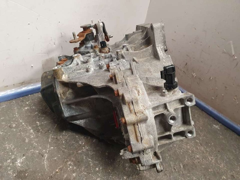 Recambio de caja cambios para hyundai i30 classic referencia OEM IAM TAJ5F 282704 5VELOCIDADES