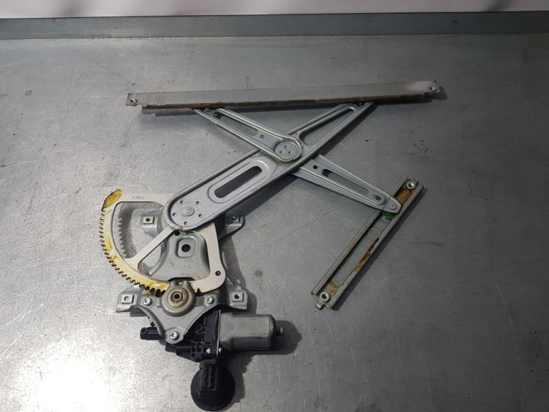 Recambio de elevalunas delantero derecho para toyota yaris ts referencia OEM IAM 857100D100 973582100 DENSO ELECTRICO 6 PINS