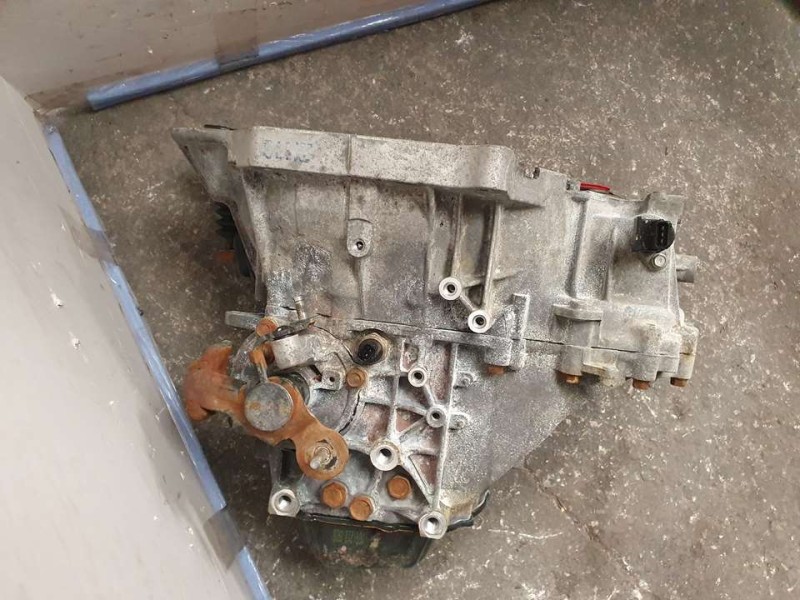 Recambio de caja cambios para hyundai i30 classic referencia OEM IAM TAJ5F 282704 5VELOCIDADES