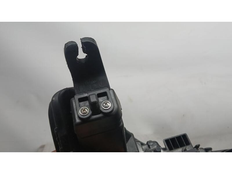 Recambio de faro izquierdo para ssangyong tivoli line 4x2 referencia OEM IAM   REPARAR