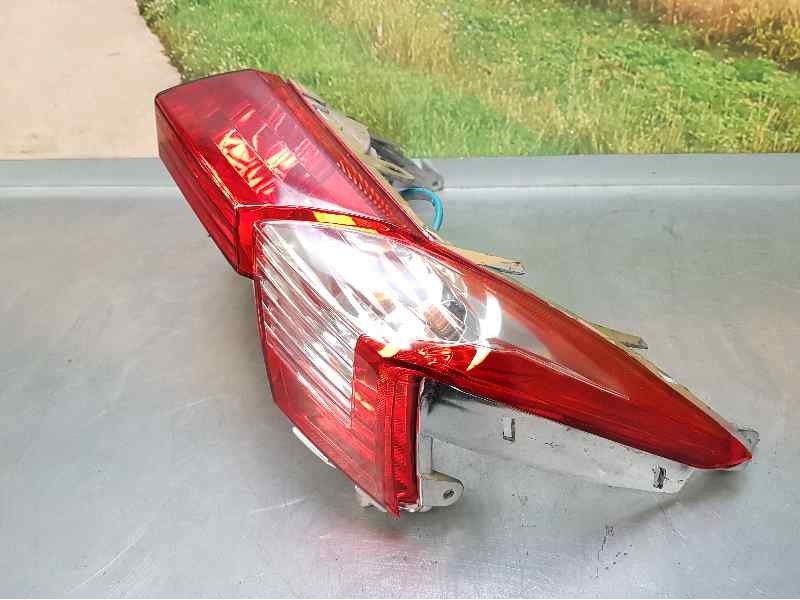 Recambio de piloto trasero central para kymco super drink referencia OEM IAM   