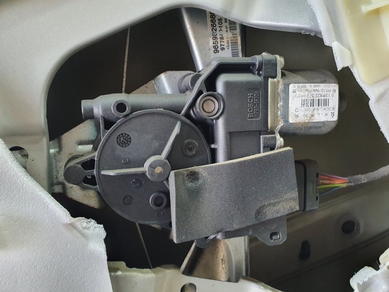 Recambio de elevalunas trasero derecho para peugeot 308 sport referencia OEM IAM 9659826680 977840105 ELECTRICO 6 PINES