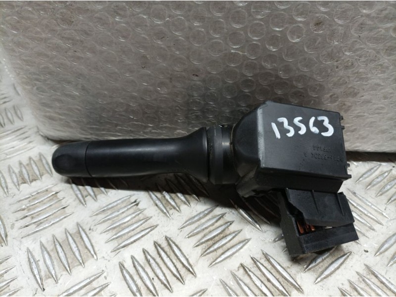 Recambio de mando limpia para toyota yaris ts referencia OEM IAM 846520D031  