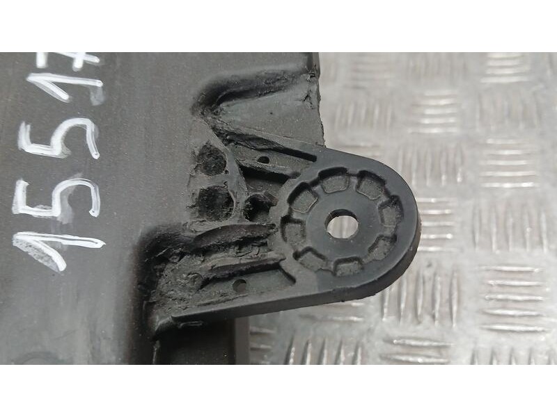 Recambio de faro izquierdo para ssangyong tivoli line 4x2 referencia OEM IAM   REPARAR