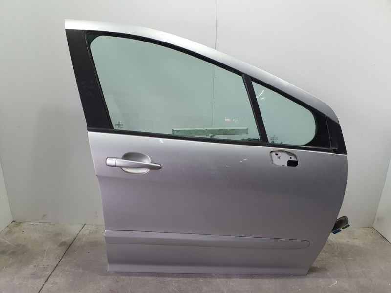 Recambio de puerta delantera derecha para peugeot 308 sport referencia OEM IAM 9004Z4  