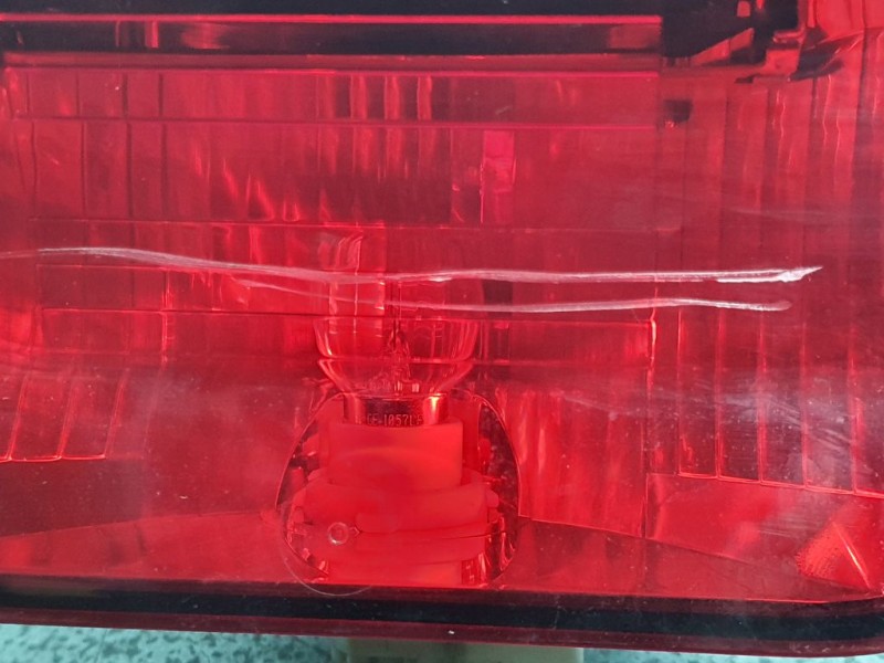 Recambio de piloto trasero central para ds 5 basis referencia OEM IAM 9672294080 30010999 PARGOLPES ROZADO