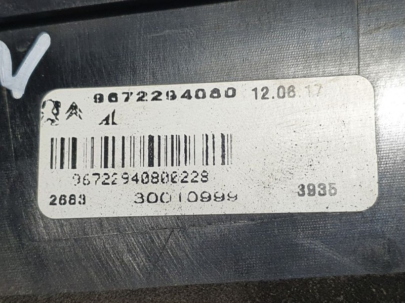 Recambio de piloto trasero central para ds 5 basis referencia OEM IAM 9672294080 30010999 PARGOLPES ROZADO