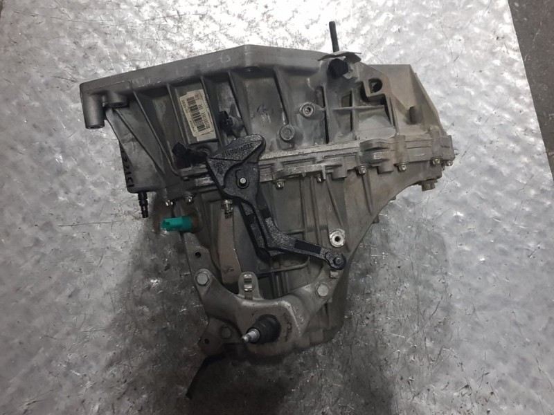 Recambio de caja cambios para renault kadjar zen referencia OEM IAM TL4083 S020843 6VELOCIDADES