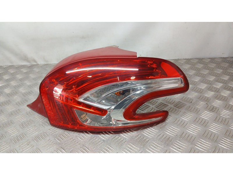 Recambio de piloto trasero derecho para peugeot 208 i (ca_, cc_) 1.6 hdi referencia OEM IAM 9672628380  