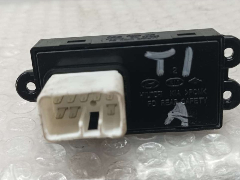 Recambio de mando elevalunas trasero izquierdo para hyundai i30 classic referencia OEM IAM 935802L000  