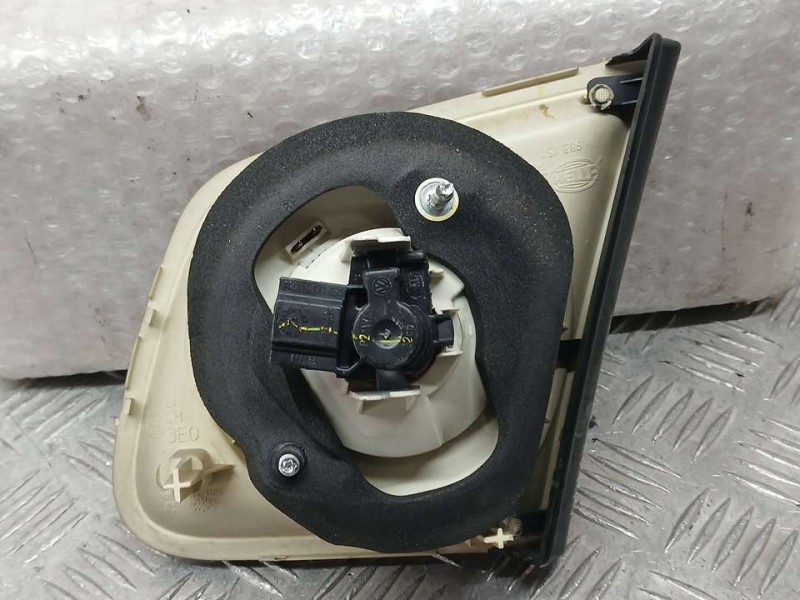 Recambio de piloto trasero izquierdo para volkswagen jetta (1k2) advance referencia OEM IAM 1K5945093  INTERIOR