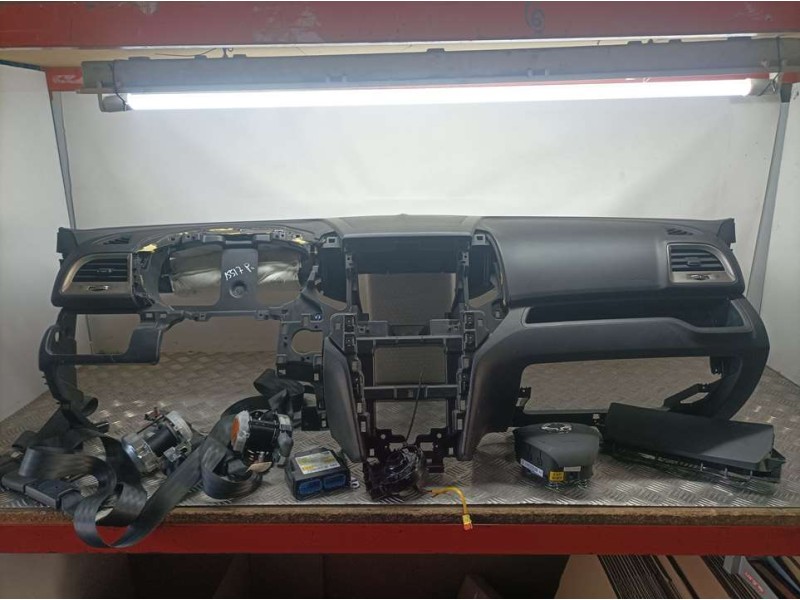Recambio de kit airbag para ssangyong tivoli line 4x2 referencia OEM IAM 8620135500LBH  C/ SALPICADERO Y PRETENSORES Y AIRBAG DE