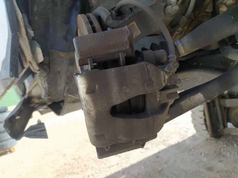 Recambio de pinza freno delantera derecha para seat arona style edition referencia OEM IAM 2Q0615124A  MANDO