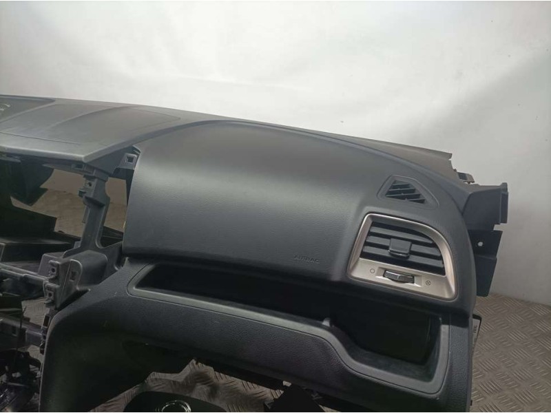 Recambio de kit airbag para ssangyong tivoli line 4x2 referencia OEM IAM 8620135500LBH  C/ SALPICADERO Y PRETENSORES Y AIRBAG DE