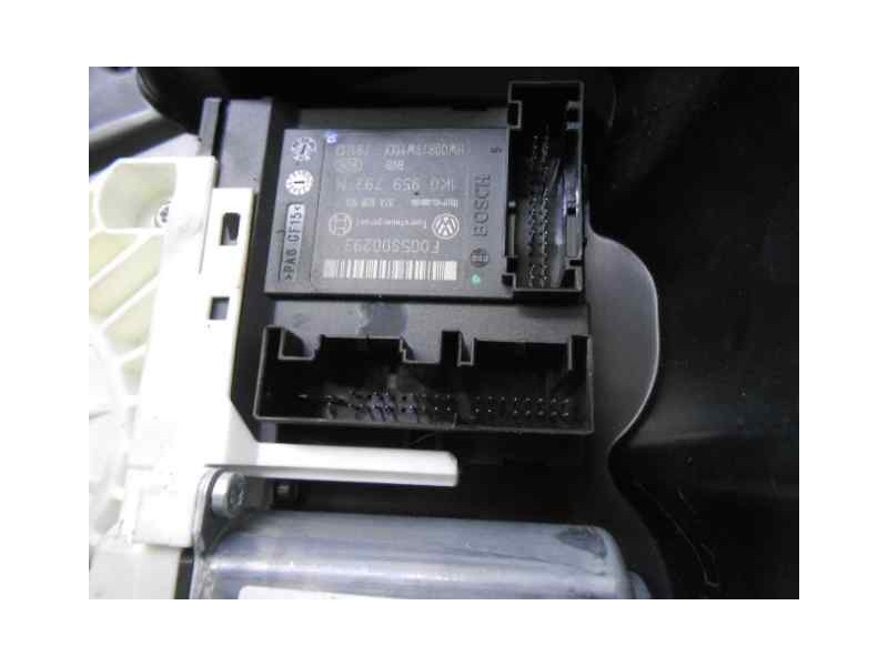 Recambio de elevalunas delantero izquierdo para seat leon (1p1) reference referencia OEM IAM 1P0837461E  ELECTRICO