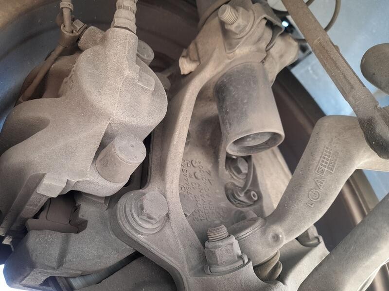 Recambio de mangueta delantera izquierda para bmw 3 (e90) 318 i referencia OEM IAM   