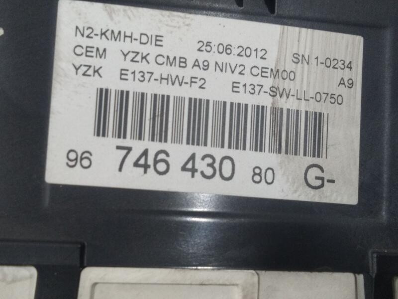 Recambio de cuadro instrumentos para peugeot 208 active referencia OEM IAM 9813869080  