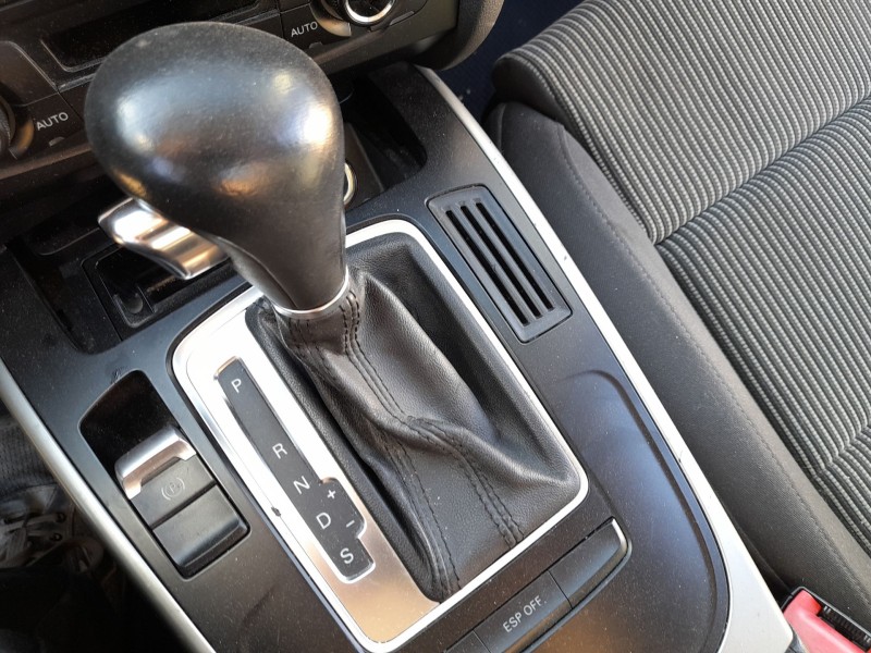 Recambio de palanca cambio para audi a5 (8t3) 2.7 tdi referencia OEM IAM 8K1713105AA  