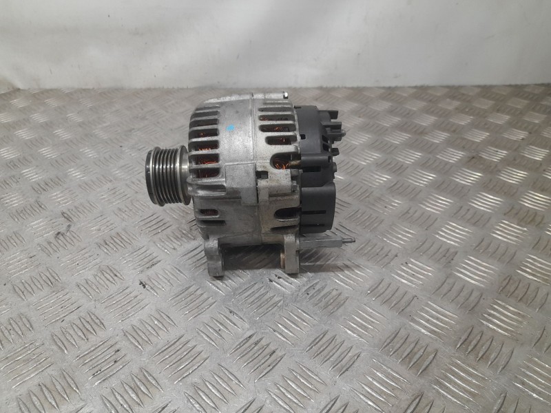 Recambio de alternador para volkswagen eos (1f7, 1f8) 2.0 tdi referencia OEM IAM 06F903023C VALEO TG14C011