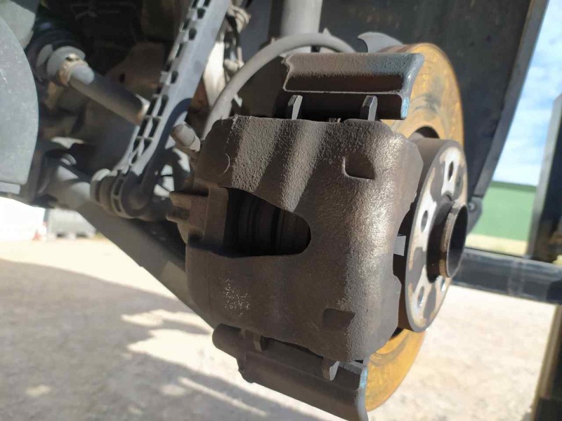 Recambio de pinza freno delantera izquierda para seat arona style edition referencia OEM IAM 2Q0615123A  MANDO