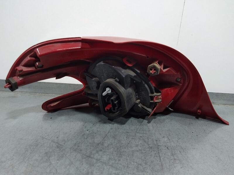 Recambio de piloto trasero derecho para peugeot 208 active referencia OEM IAM 9672628380  