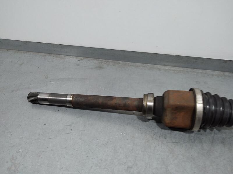 Recambio de transmision delantera derecha para peugeot 208 active referencia OEM IAM 9686025480  