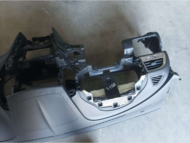 Recambio de kit airbag para ssangyong tivoli line 4x2 referencia OEM IAM 8620135500LBH  C/ SALPICADERO Y PRETENSORES Y AIRBAG DE