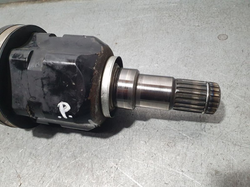 Recambio de transmision delantera izquierda para toyota corolla (e12) 1.4 d-4d luna compact referencia OEM IAM 4341002251  