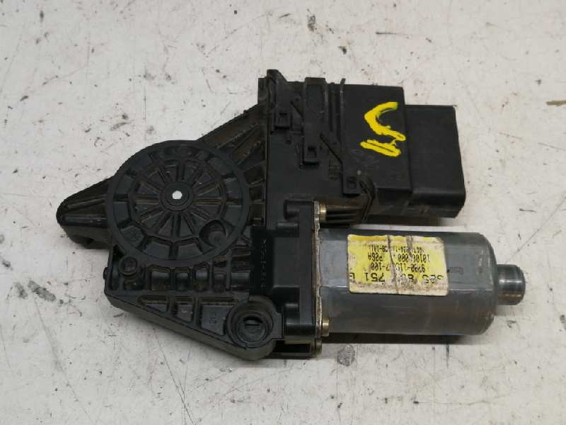 Recambio de motor elevalunas trasero derecho para volkswagen passat berlina (3b2) referencia OEM IAM   18 PINS