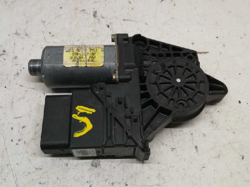 Recambio de motor elevalunas trasero derecho para volkswagen passat berlina (3b2) referencia OEM IAM   18 PINS