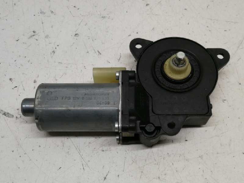 Recambio de motor elevalunas delantero derecho para ford fiesta (cbk) ghia referencia OEM IAM 0130821939 BOSCH ELECTRICO