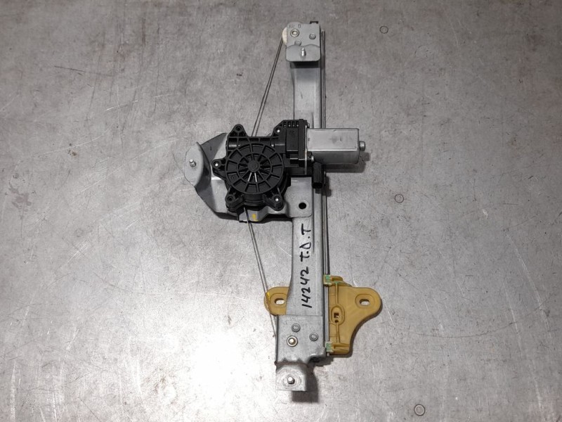 Recambio de elevalunas trasero derecho para renault captur zen referencia OEM IAM SIN REF  ELECTRICO 2 PINES