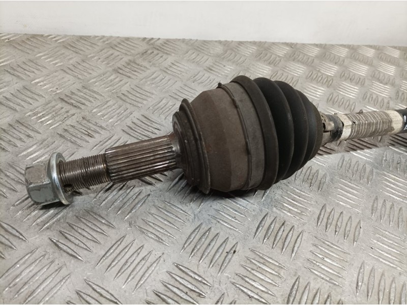 Recambio de transmision delantera izquierda para renault kadjar zen referencia OEM IAM 391014PA0A  