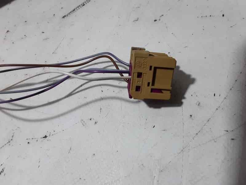 Recambio de retrovisor derecho para volkswagen polo (9n1) trendline referencia OEM IAM  5 CABLES TOCADO